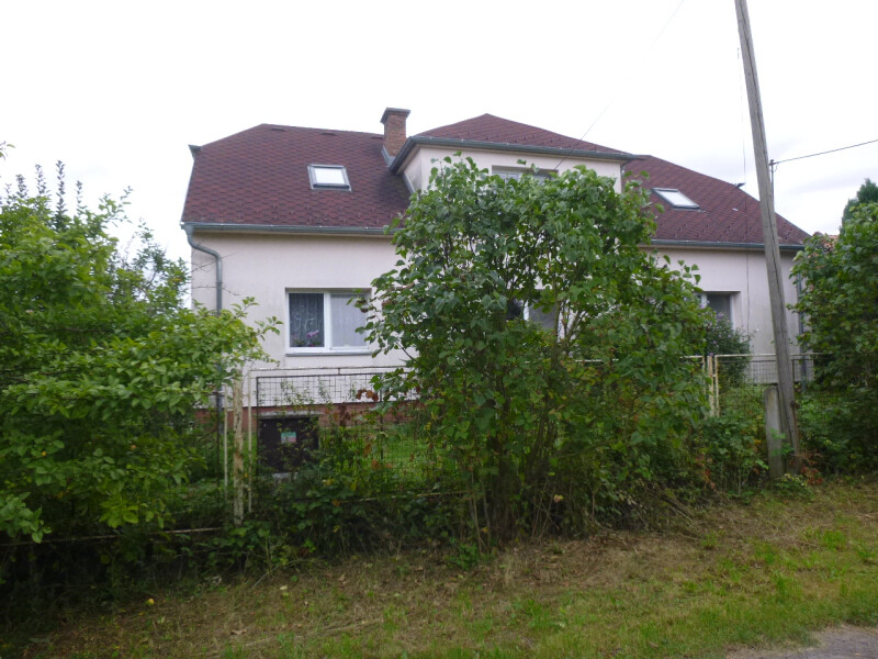 Podíl na rodinném domě a pozemcích v obci Hrochův Týnec, okr. Chrudim