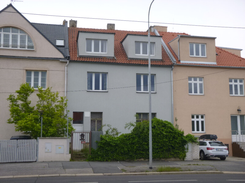 Podíl na rodinném domě v Praze - Břevnově
