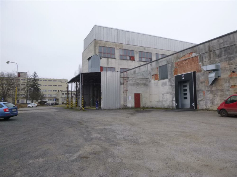 Skladovací a výrobní areál v obci Dvory, okr. Nymburk
