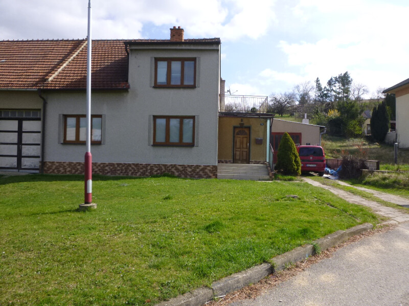 Rodinný dům a pozemky v obci Milešovice, okr. Vyškov