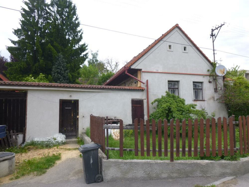 Rodinný dům a podíl na pozemcích v obci Myslkovice, okr. Tábor