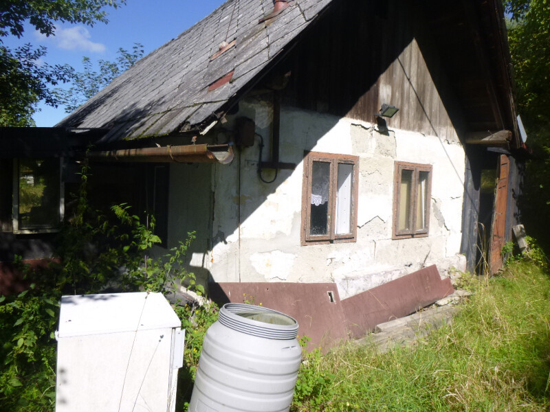 Rodinný dům a pozemek s neevidovaným objektem v obci Vsetín, okres Vsetín